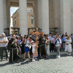roma-bevonulas-a-szent-peter-bazilikaba
